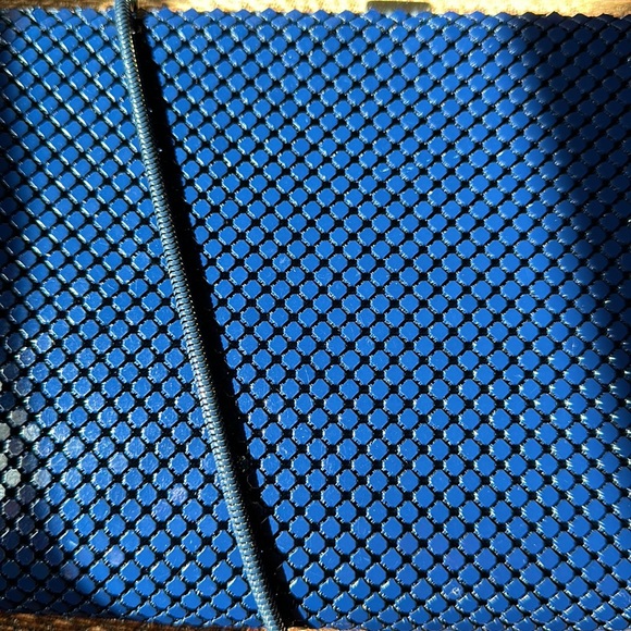 Blue chain mail clutch with optional chain strap in great shape - Picture 12 of 12